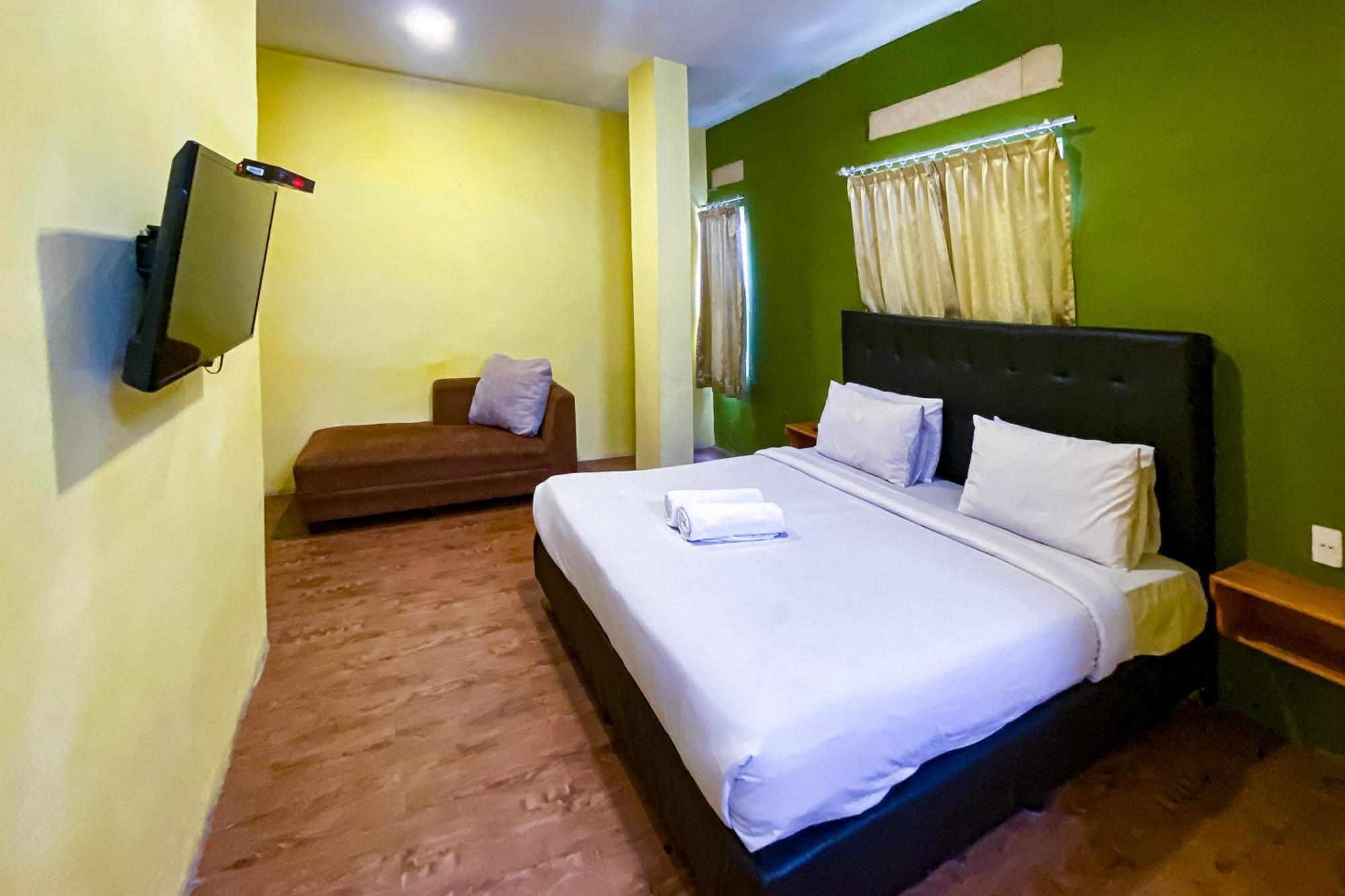 Reddoorz At Sentosa Jaya Helvetia Hotel Медан Екстериор снимка