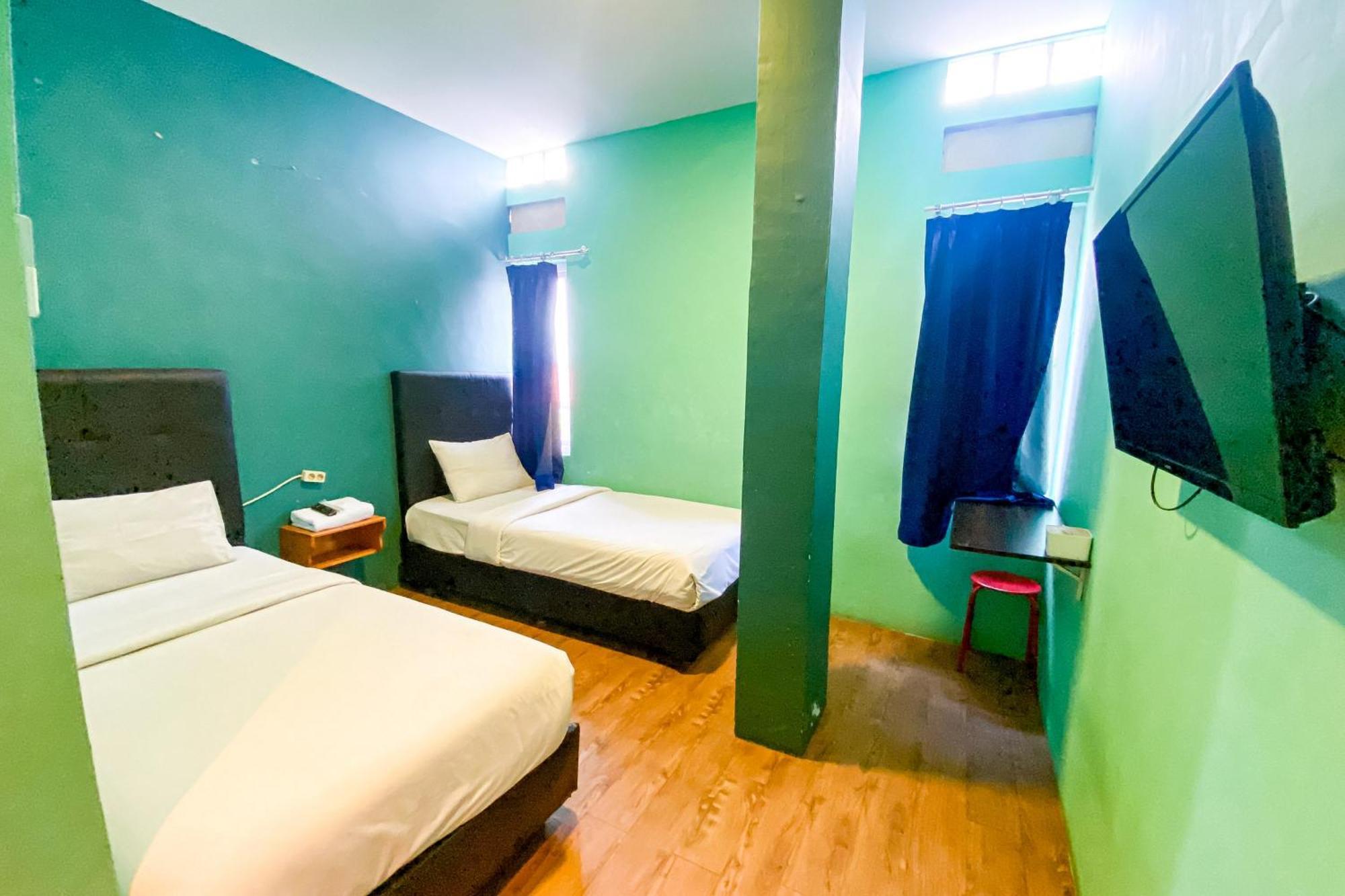Reddoorz At Sentosa Jaya Helvetia Hotel Медан Екстериор снимка