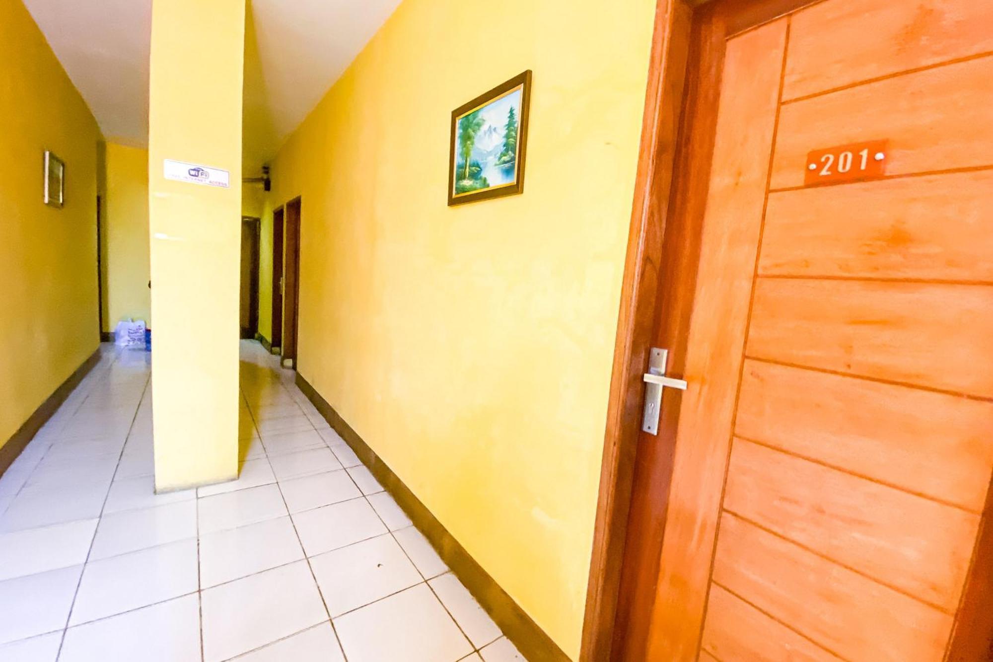 Reddoorz At Sentosa Jaya Helvetia Hotel Медан Екстериор снимка